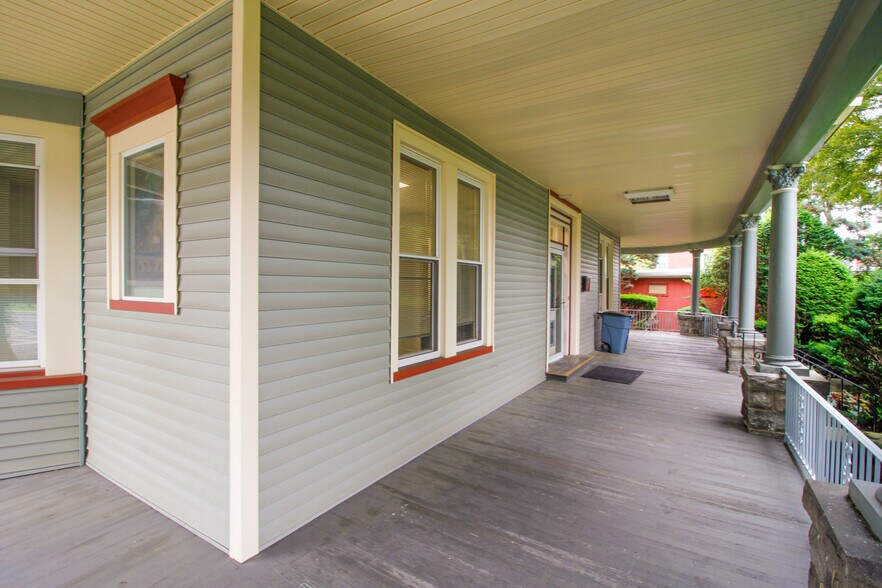 More Photos Of 417 W Blackwell St, Dover Office Residential For Sale