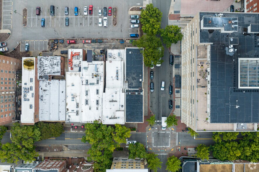 More Photos Of 424 E Grace St, Richmond Bank For Lease