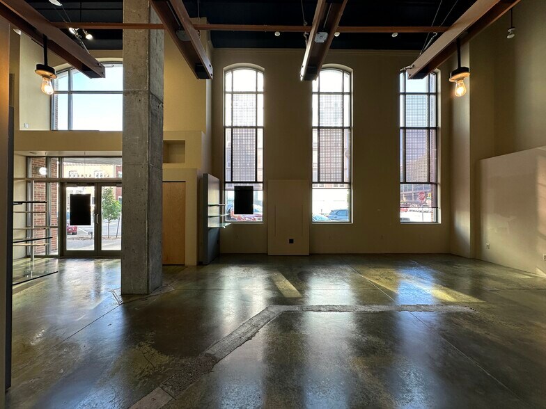 More Photos Of 4 S Linn St, Iowa City Office For Lease