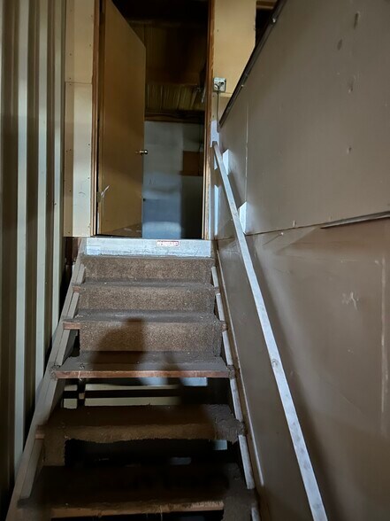 More Photos Of 1575 Roadrunner, Camp Verde Distribution For Lease