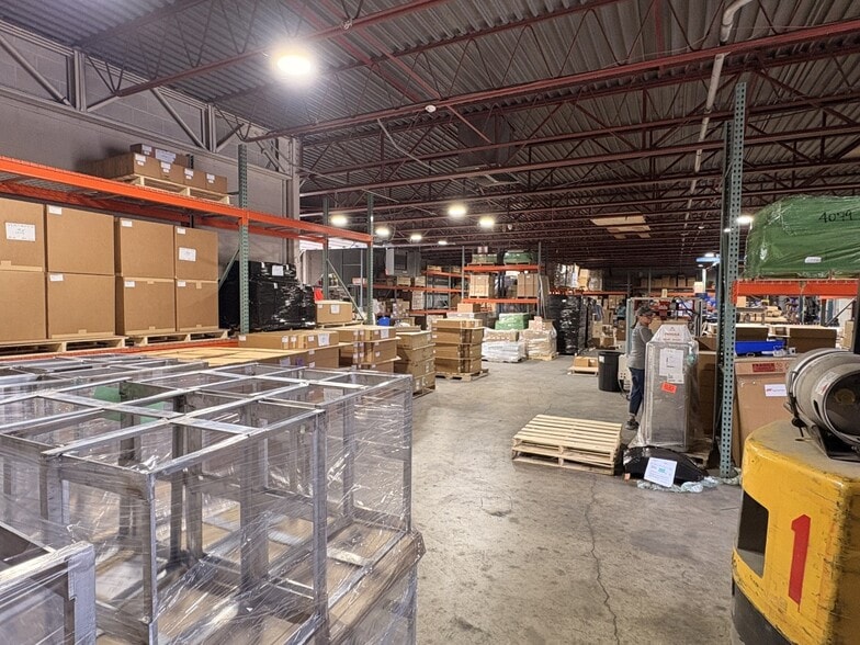 More Photos Of 1808 S Anthony Blvd, Fort Wayne Unknown For Lease