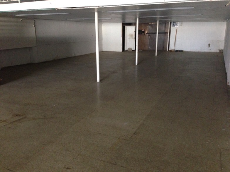 More Photos Of 12775 Avenue 416, Orosi Storefront For Lease