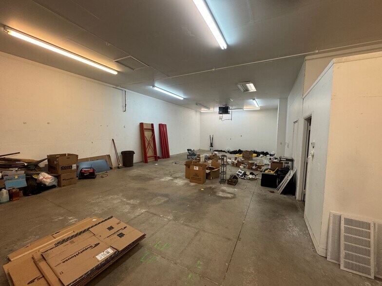More Photos Of 19336 Goddard Ranch Ct, Morrison Light Manufacturing For Lease
