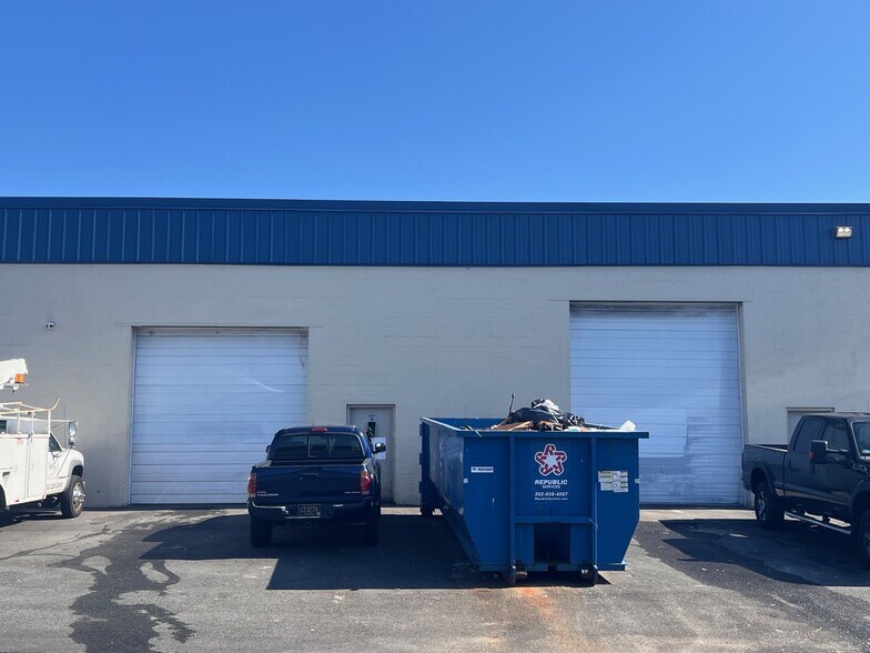 Primary Photo Of 612 Colonial Ave, Elsmere Light Distribution For Lease