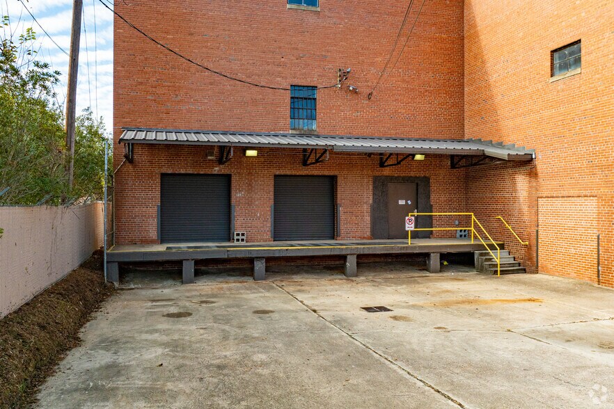 More Photos Of 810 Ramseur St, Durham Warehouse For Lease