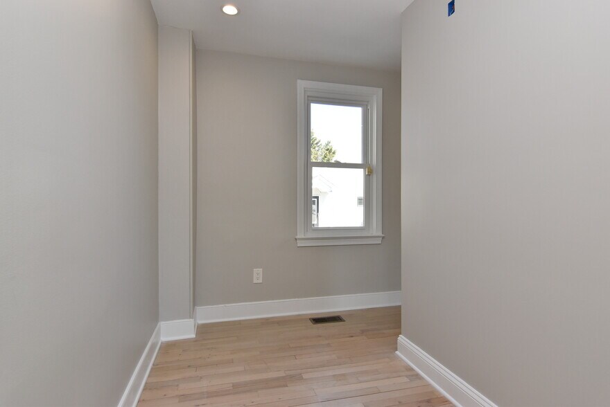 More Photos Of 18355 Coastal Hwy, Lewes Office For Lease