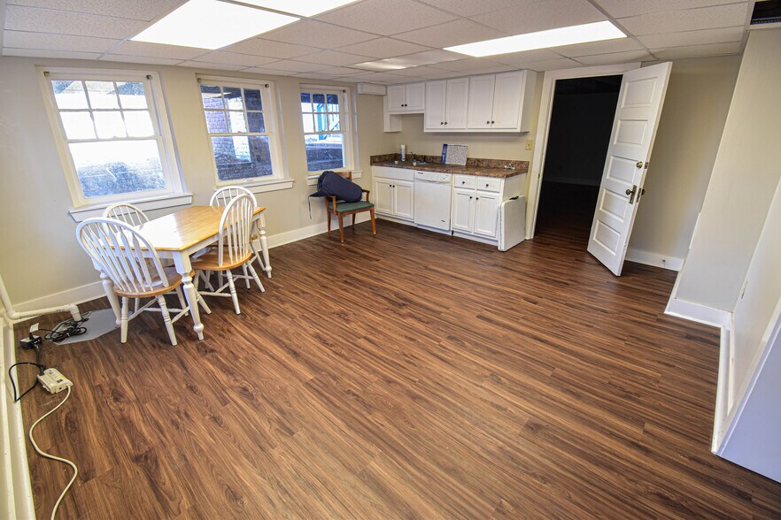 More Photos Of 2606 8th St, Tuscaloosa Office For Sale