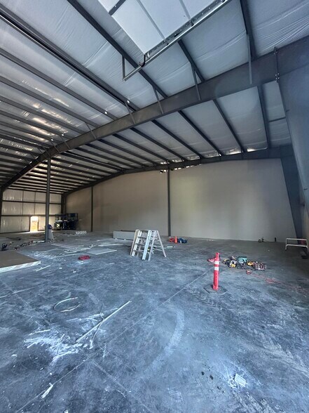 More Photos Of 954 Ort Ln, Merlin Industrial For Lease