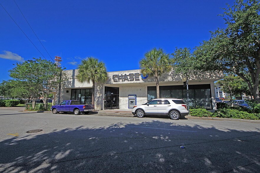 More Photos Of 505 Brevard Ave, Cocoa Bank For Lease