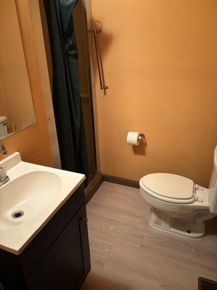 More Photos Of 2611 Clinton Ave W, Huntsville Light Distribution For Lease