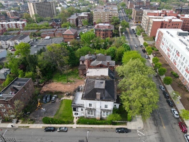 More Photos Of 692 Dr Martin Luther King Jr Blvd, Newark Office For Sale