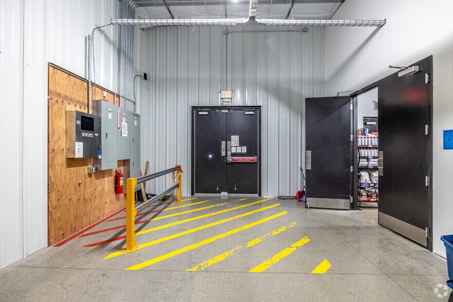 More Photos Of 113 E Main Ave, Rockford Convenience Store For Sale