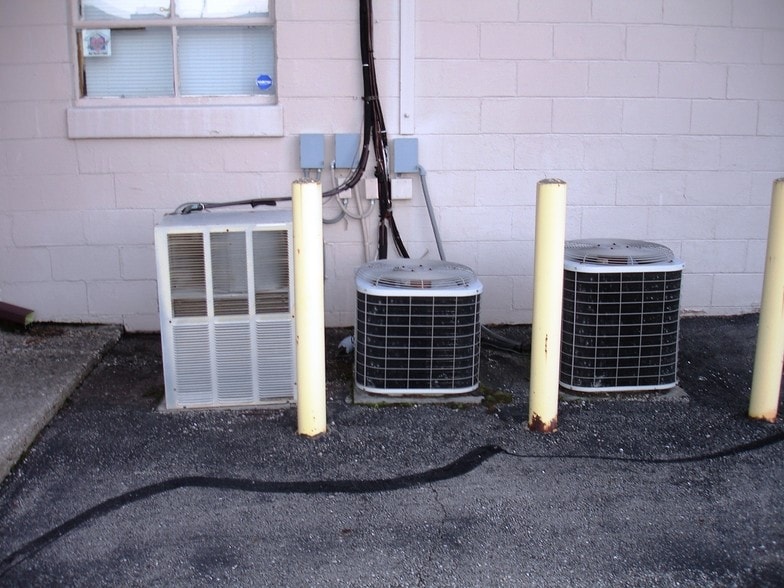 More Photos Of 1711 W Main St, Springfield General Retail For Sale