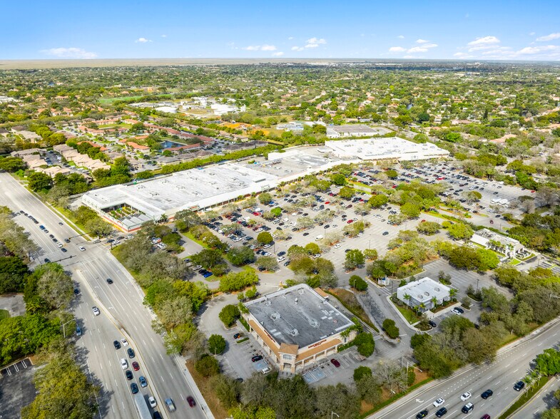 More Photos Of 750-950 N University Dr, Coral Springs Storefront For Sale