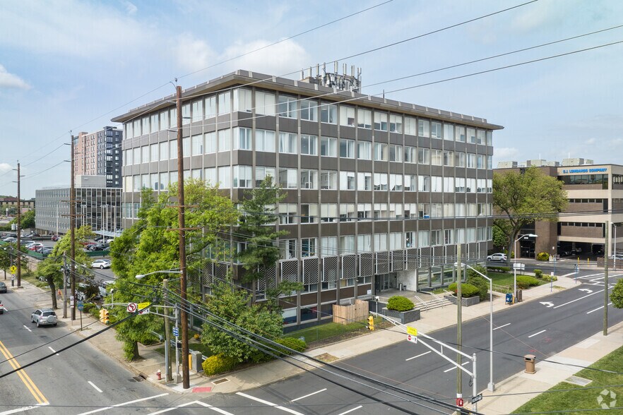 More Photos Of 25 E Salem St, Hackensack Office For Sale