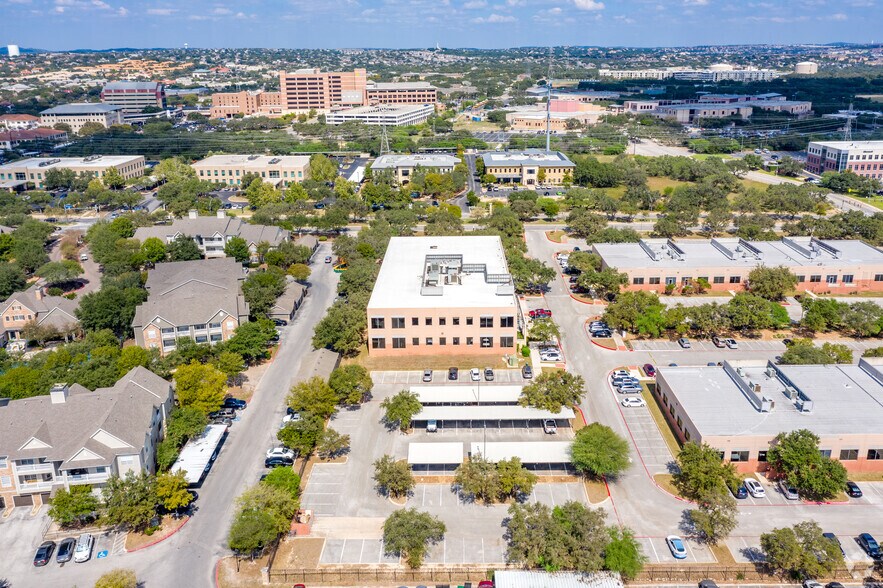More Photos Of 300 E Sonterra Blvd, San Antonio Unknown For Lease