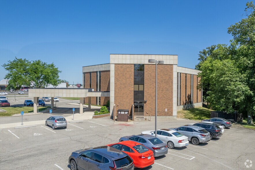 More Photos Of 4452 Eastgate Blvd, Cincinnati Office For Sale