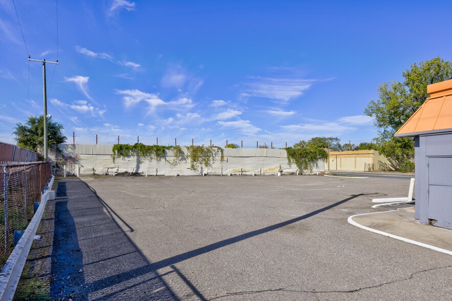 More Photos Of 1850 McNichols Rd, Detroit Fast Food For Sale