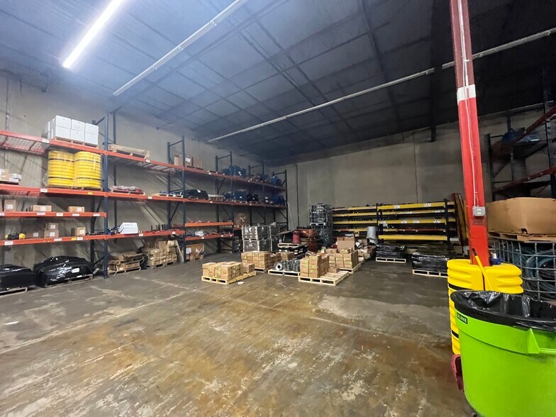 More Photos Of 4130-4150 Will Rogers Pky, Oklahoma City Warehouse For Lease