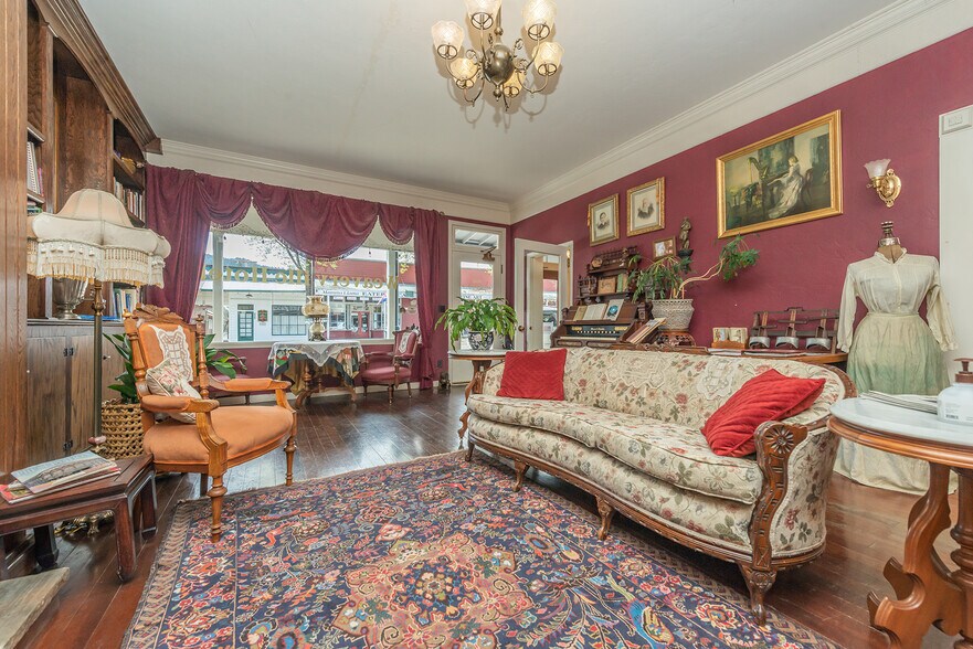 More Photos Of 481 Main St, Weaverville Hotel For Sale