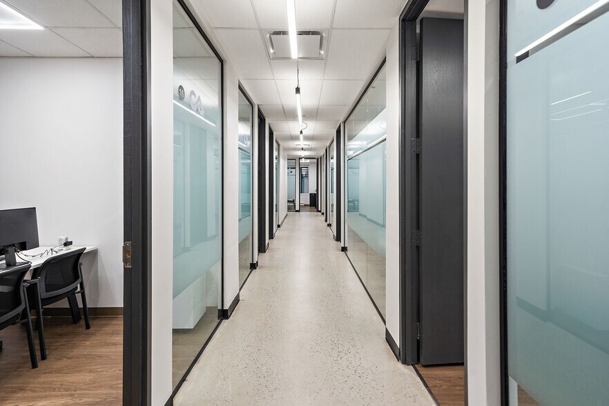 More Photos Of 9900 Boul Cavendish, Montréal Coworking Space