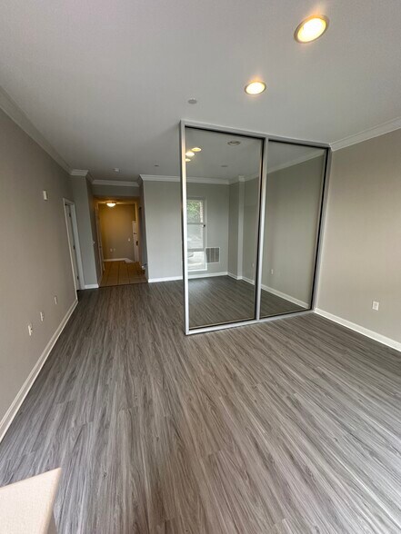 More Photos Of 23 Pierside Dr, Baltimore Apartments For Lease