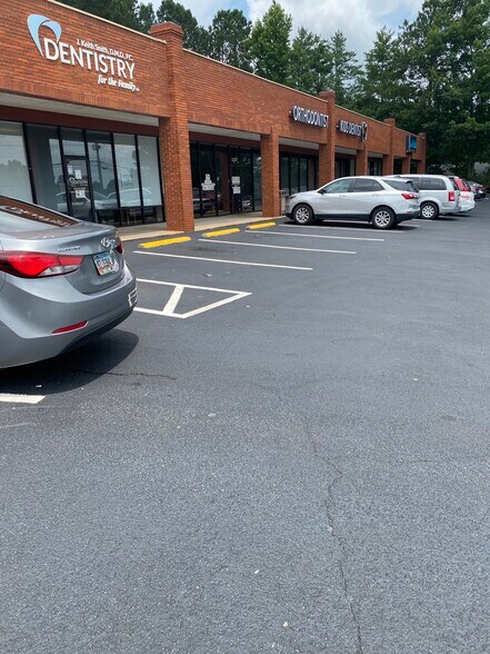 More Photos Of 3387 Highway 5, Douglasville Unknown For Lease