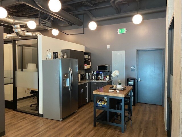 More Photos Of 151 NW 9th Ave, Portland Apartments For Lease