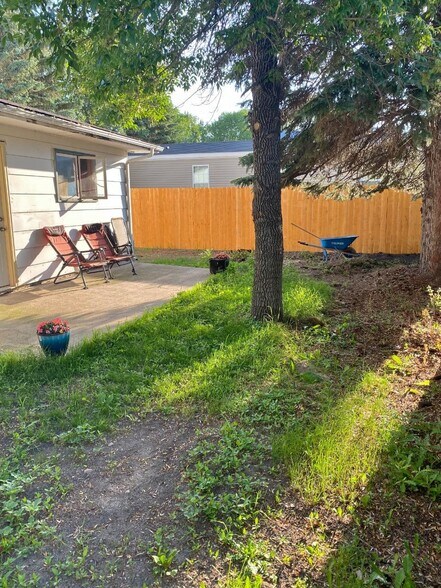 More Photos Of 300 Main St, Sherwood Apartments For Sale