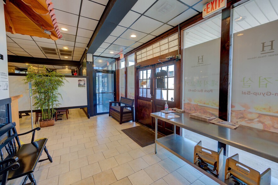 More Photos Of 6634 Two Notch Rd, Columbia Restaurant For Sale