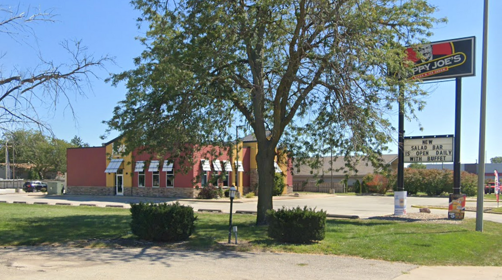 Primary Photo Of 1727 N Henderson St, Galesburg Restaurant For Lease