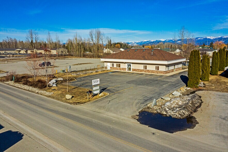 Primary Photo Of 137 McGhee Rd, Kootenai Storefront Retail Office For Sale