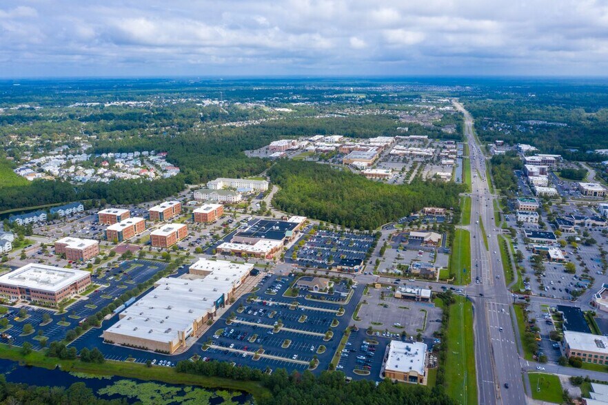 More Photos Of 6740 Rock Spring Rd, Wilmington Office For Lease