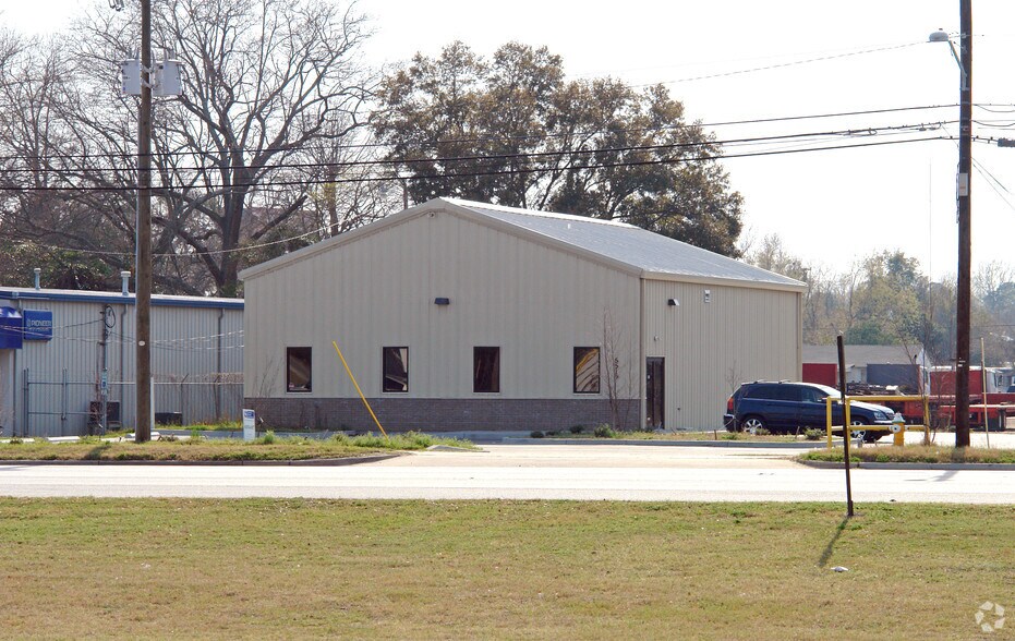 More Photos Of 5515 Rivers Ave, North Charleston Warehouse For Sale