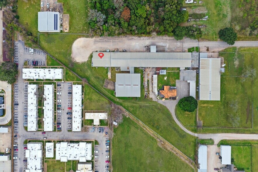 More Photos Of 13025 Fadeway ln, Houston Industrial For Lease