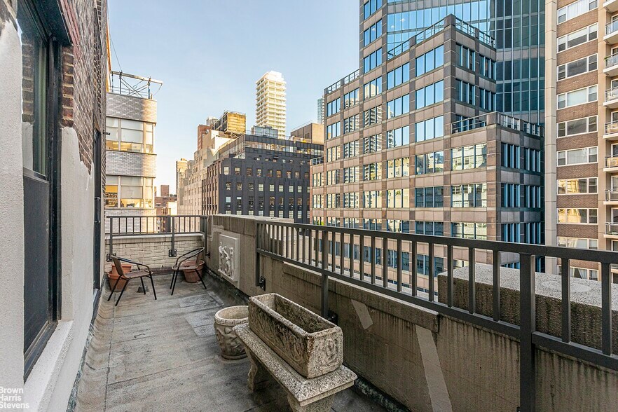 More Photos Of 121 E 60th St, New York Medical For Sale