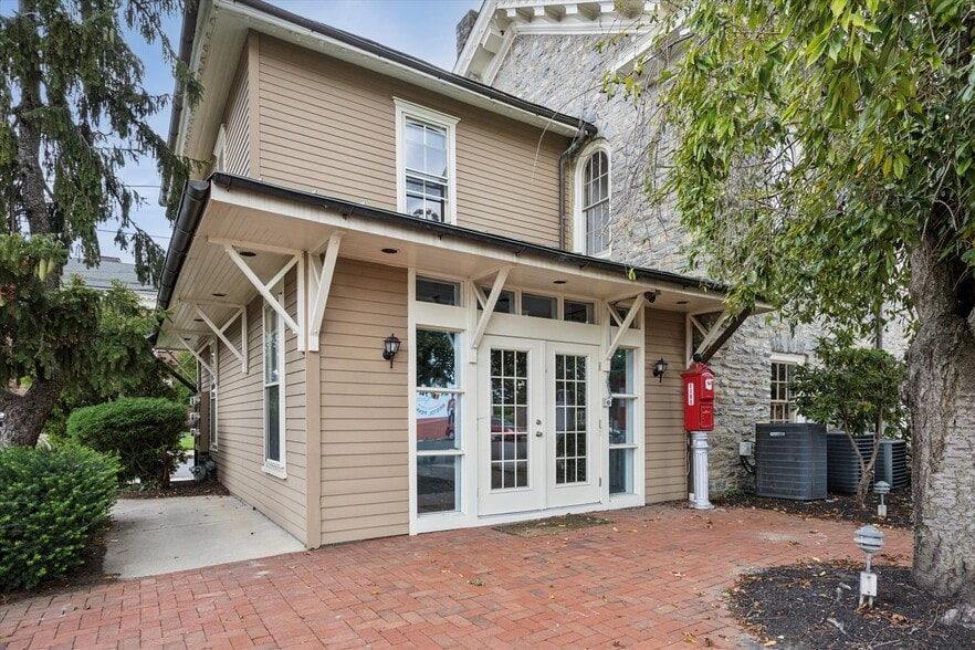 More Photos Of 300 Pond St, Bristol Office For Sale