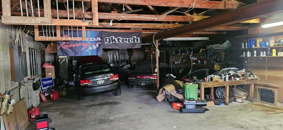 More Photos Of 1130 Horicon St, Mayville Auto Repair For Sale