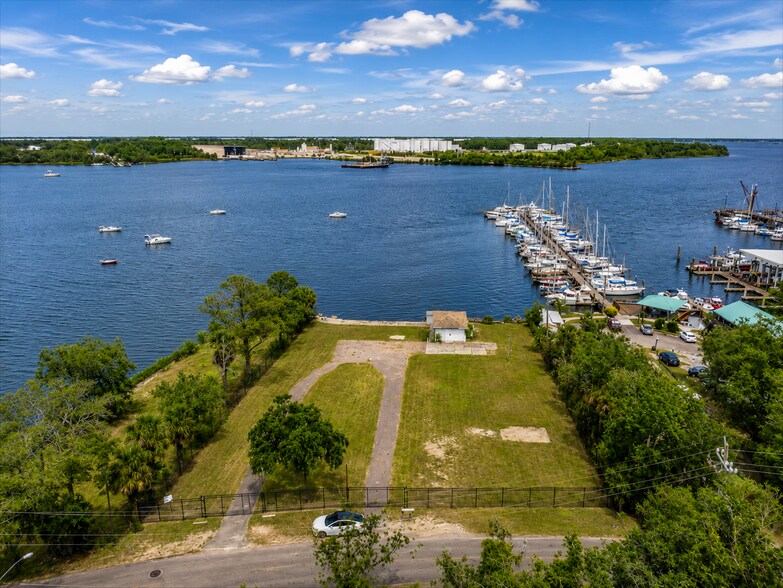 More Photos Of 451 Trout River Dr, Jacksonville Marina For Sale