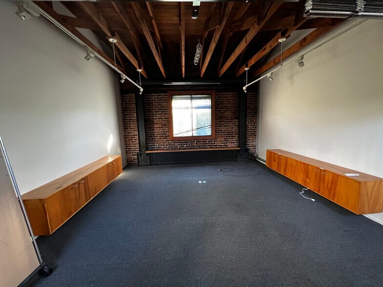 More Photos Of 1349 Larkin St, San Francisco Office For Sale