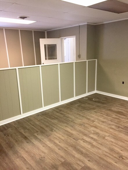 More Photos Of 414 E Lincoln Ave, Mc Donald Warehouse For Sale