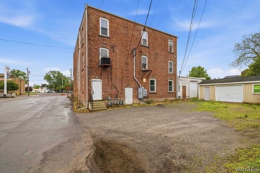 More Photos Of 259 Young St, Wilson Storefront Retail Residential For Sale