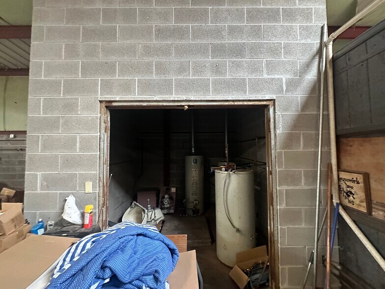 More Photos Of 3314 Millbranch Rd, Memphis Flex For Sale