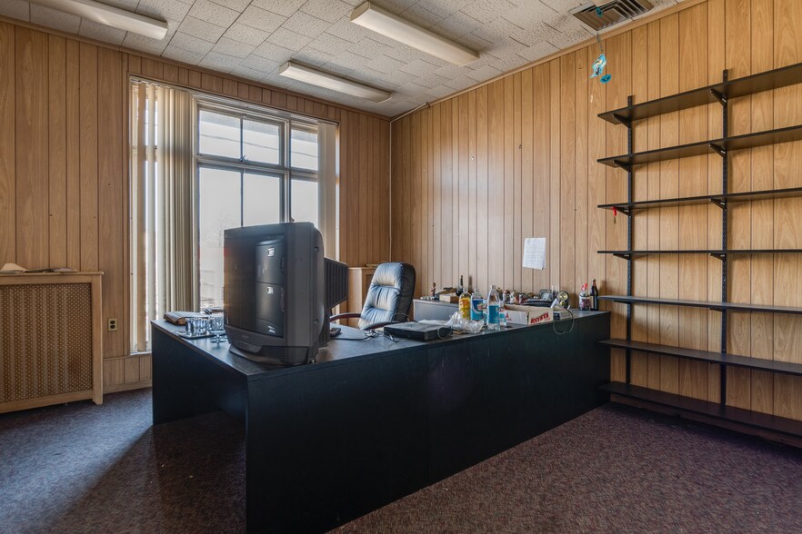 More Photos Of 166-170 Jericho Tpke, Floral Park Loft Creative Space For Lease