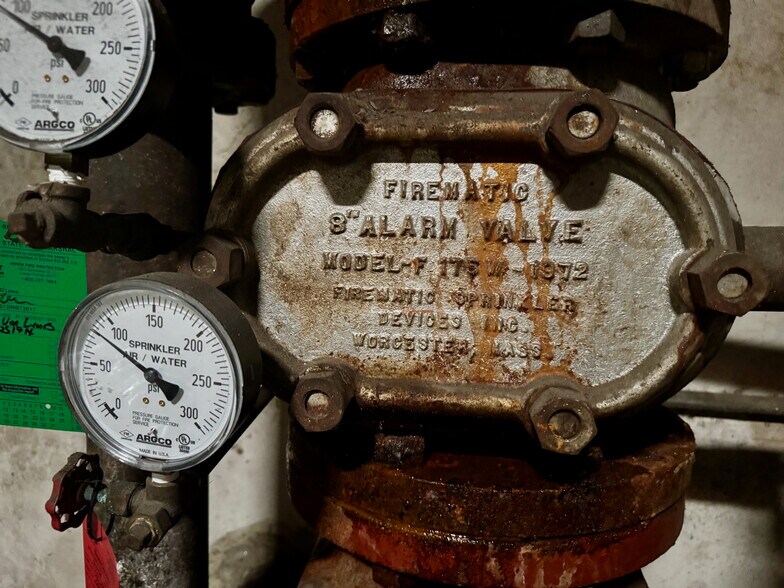 More Photos Of 13755 U.S. Highway 19 N, Clearwater Warehouse For Lease