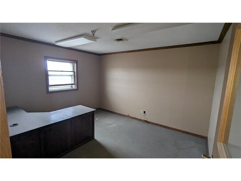 More Photos Of 1793 550th St, Wood Lake Manufacturing For Lease