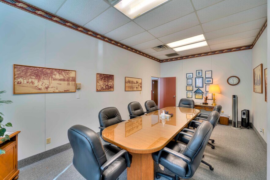 More Photos Of 145 S Jackson St, Jackson Loft Creative Space For Sale