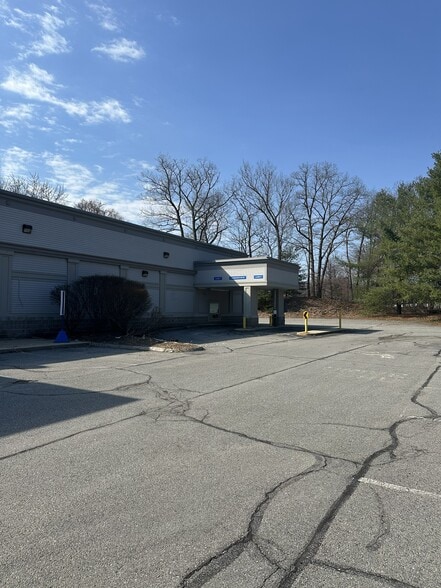 More Photos Of 18-20 Crystal Ave, Derry Drugstore For Lease