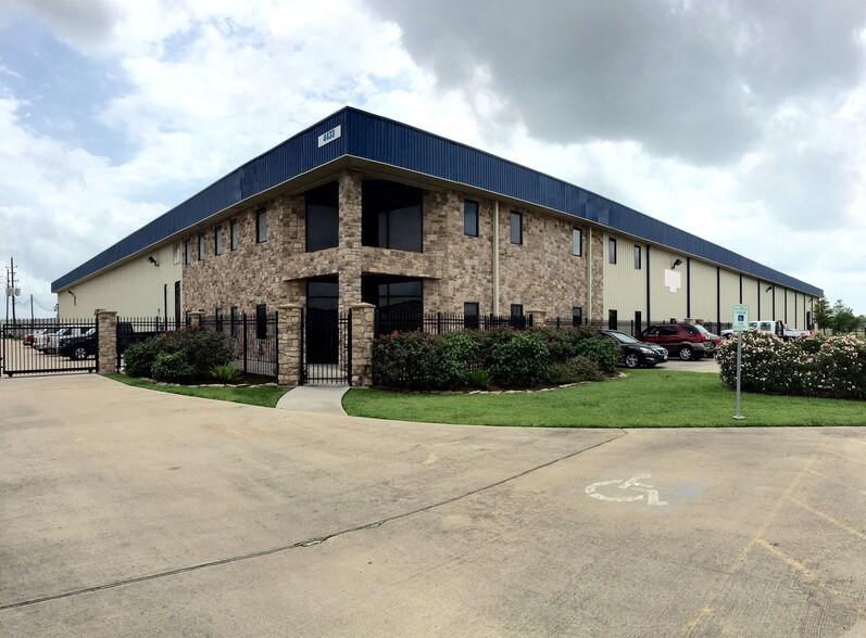 More Photos Of 4433 South Dr, Houston Manufacturing For Sale