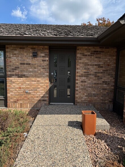 More Photos Of 1300-1325 23rd St S, Fargo Medical For Lease